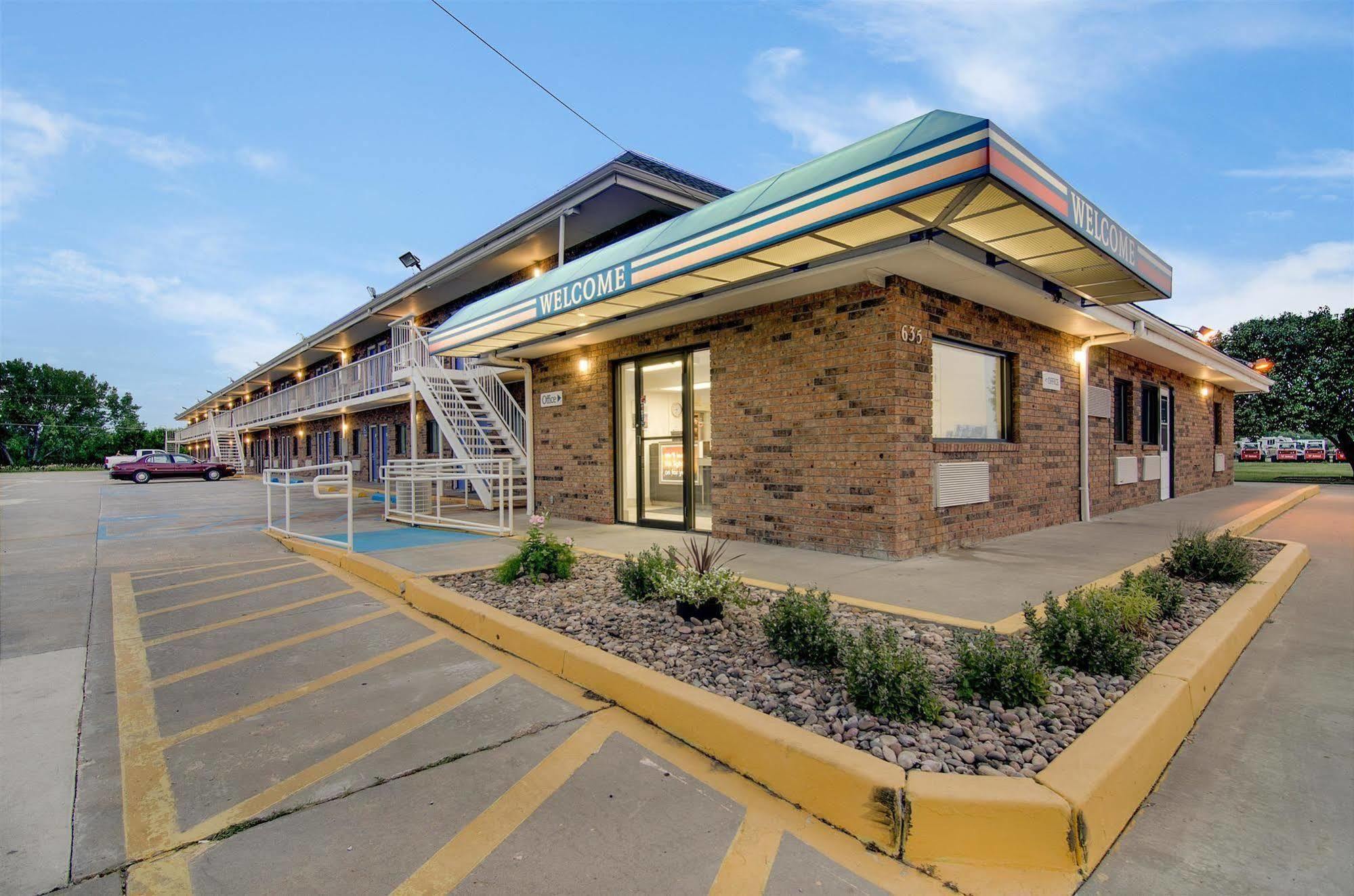 Motel 6-Salina, Ks 외부 사진